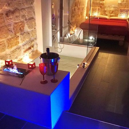 My Monopoli -Casa Dei Fiori Suite "Tulipano Nero" Centro Storico ภายนอก รูปภาพ