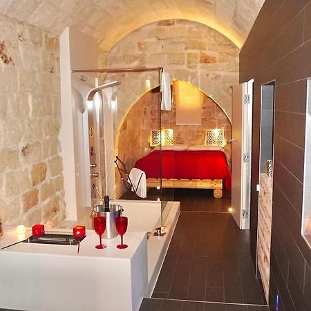 My Monopoli -Casa Dei Fiori Suite "Tulipano Nero" Centro Storico ภายนอก รูปภาพ