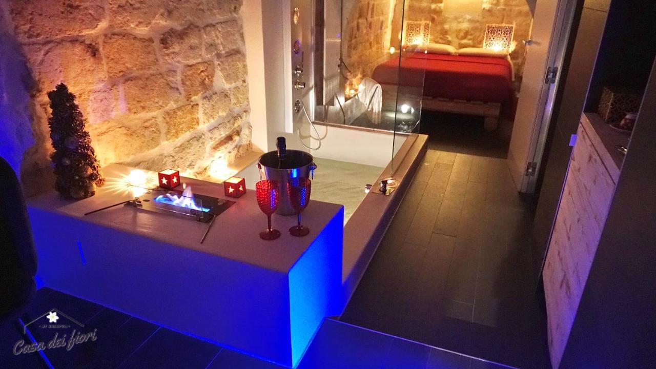 My Monopoli -Casa Dei Fiori Suite "Tulipano Nero" Centro Storico ภายนอก รูปภาพ
